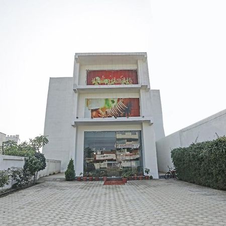 Oyo Flagship 80971 The Lime Tree Bareilly Buitenkant foto