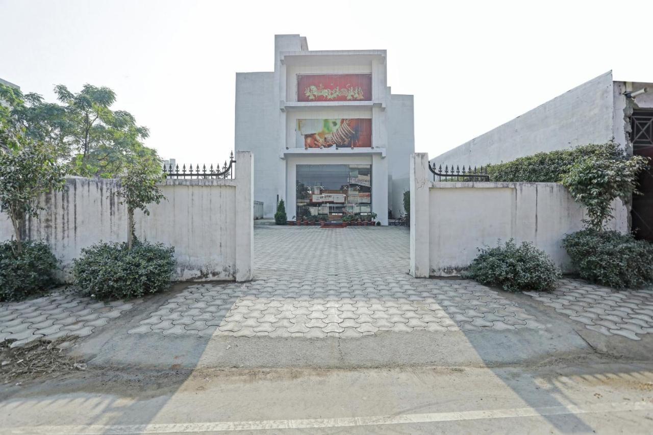Oyo Flagship 80971 The Lime Tree Bareilly Buitenkant foto