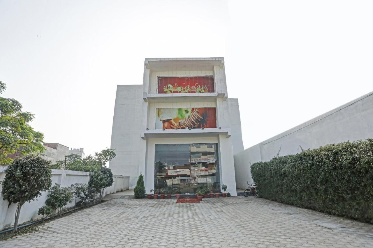 Oyo Flagship 80971 The Lime Tree Bareilly Buitenkant foto