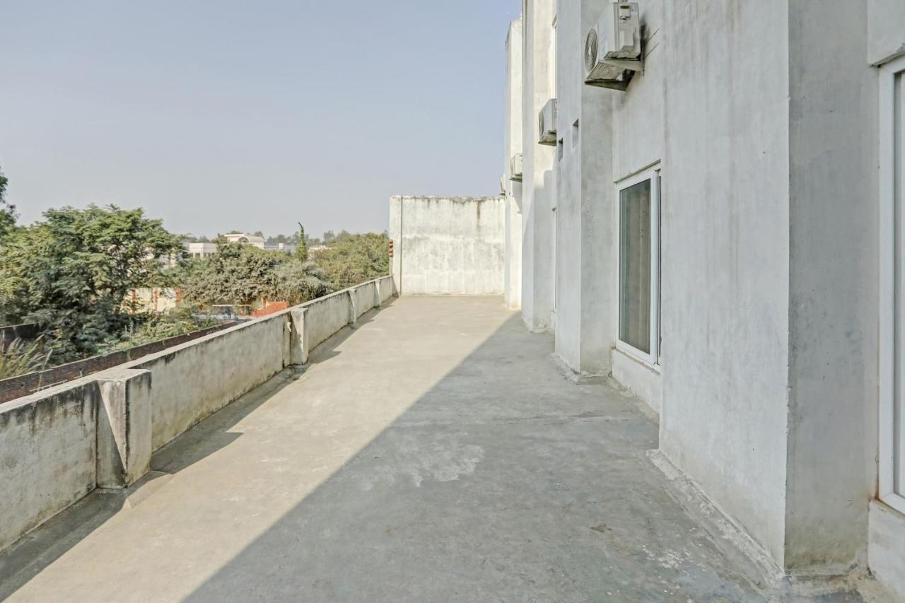 Oyo Flagship 80971 The Lime Tree Bareilly Buitenkant foto