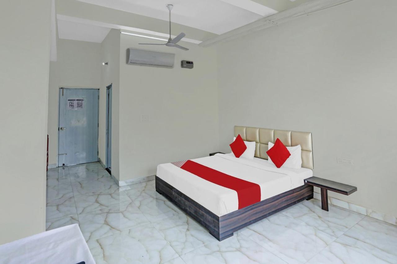 Oyo Flagship 80971 The Lime Tree Bareilly Buitenkant foto